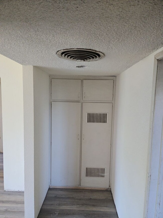 Building Photo - FOR RENT!!! AVAIL 6/1/26