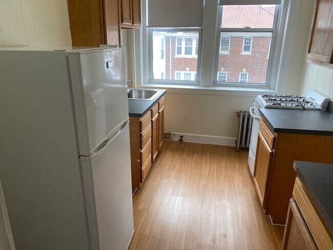 NO BROKER FEE! Available SEPT 1st in Allst... - NO BROKER FEE! Available SEPT 1st in Allst... House