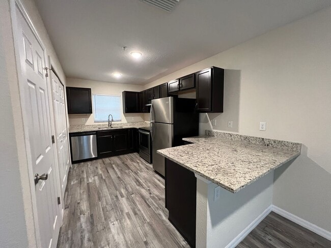 Photo - Available now! Lovely 2 Bedroom, 2 Bathroo...