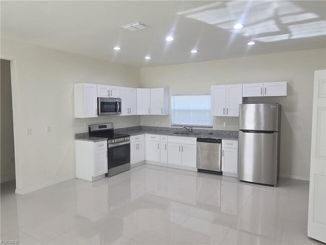 Photo - 2709 25th St SW