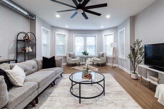 Photo - 2641 W Carmen Ave