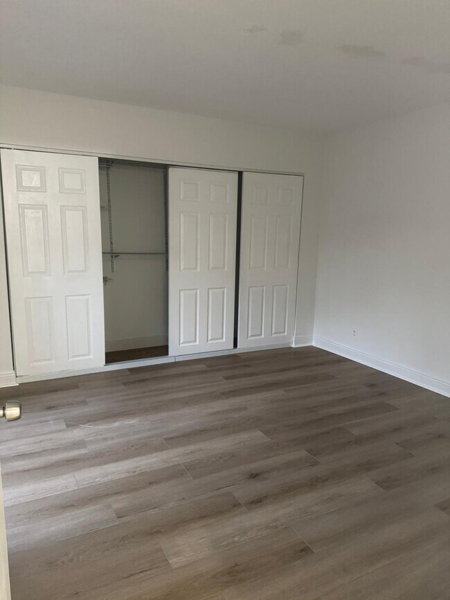 Photo - 4702 Waterview Cir