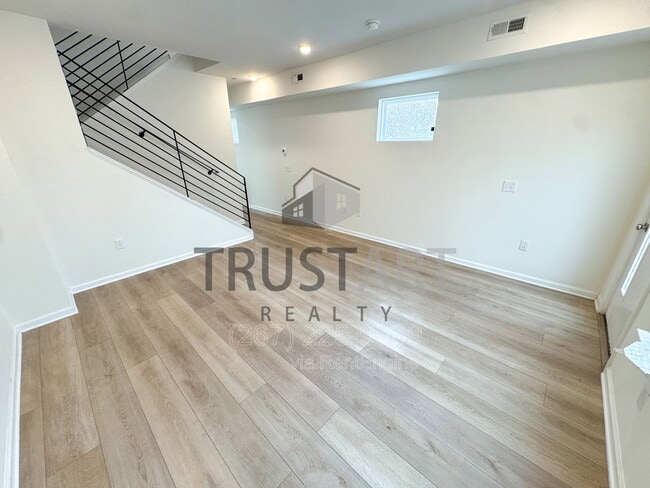 Photo - 1327 S 27th St