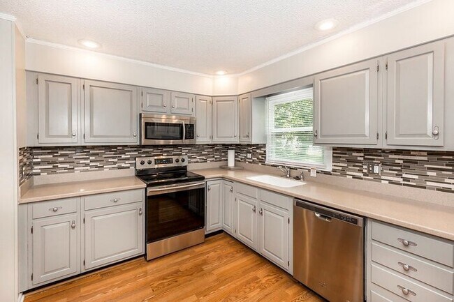 Photo - MUST SEE Available 7/7/23!