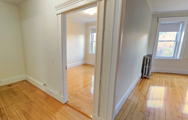 Photo - 9/1 NO FEE! Spacious, sunny 2BR near Cleve...
