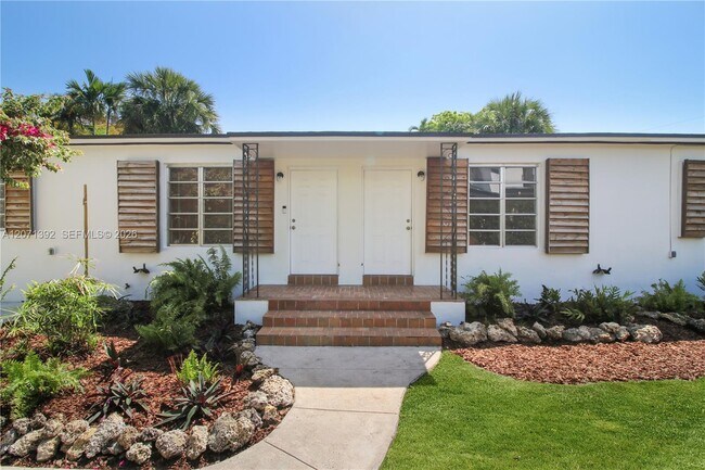 Photo - 1958 SW 25th Ter Unidad Rear