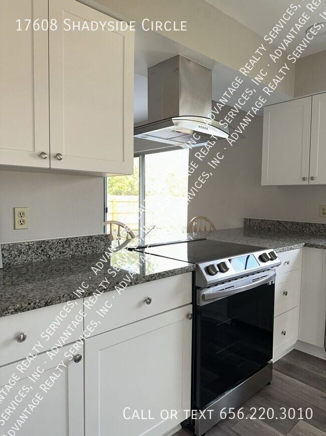Photo - 17608 Shadyside Cir