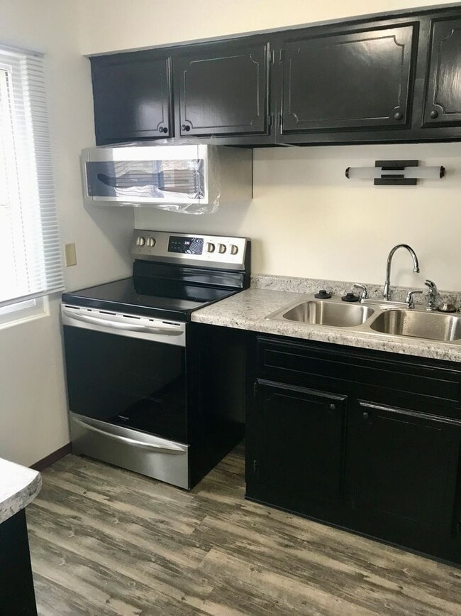 Photo - 742 Fairwood Dr Unit #2