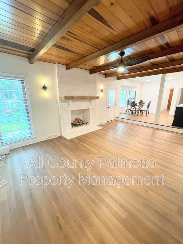 101 Huckleberry Ln