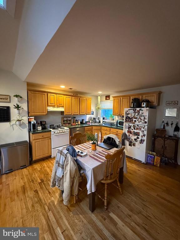 Photo - 1541 W Thompson St