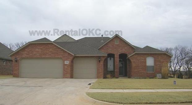 Photo - Beautiful Moore Home with Office