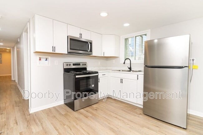 Building Photo - 1714 Portland St