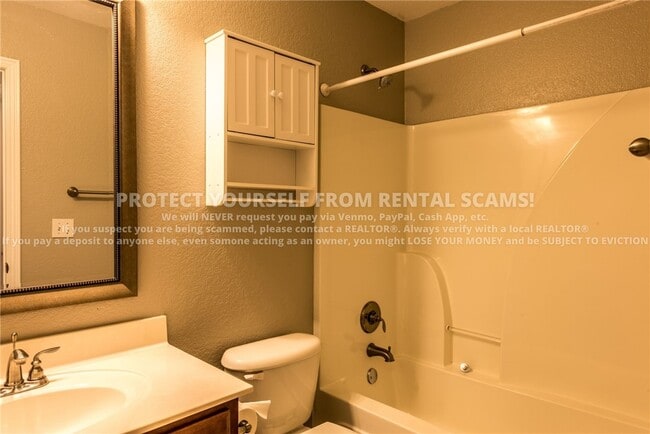 Building Photo - 1137 S Holland Dr