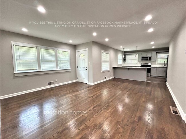 Photo - 1095 Longshore Dr