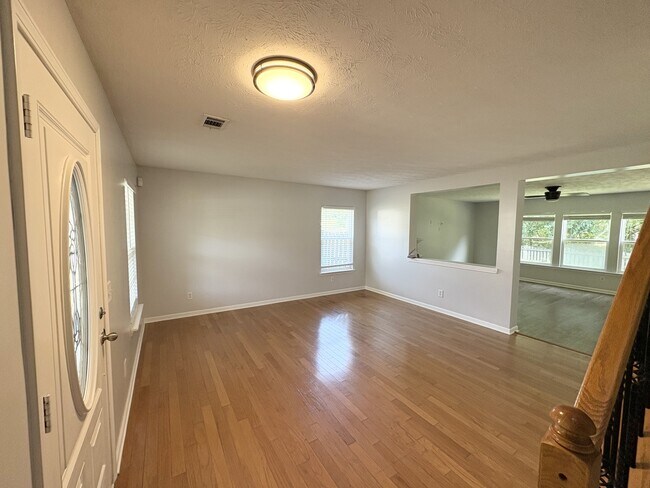 Photo - 125 Cedar Bay Cir