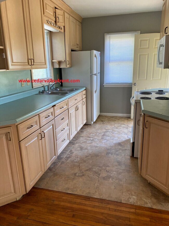 Photo - 2 Bedroom 1 Bath Home with 2 single stall ...