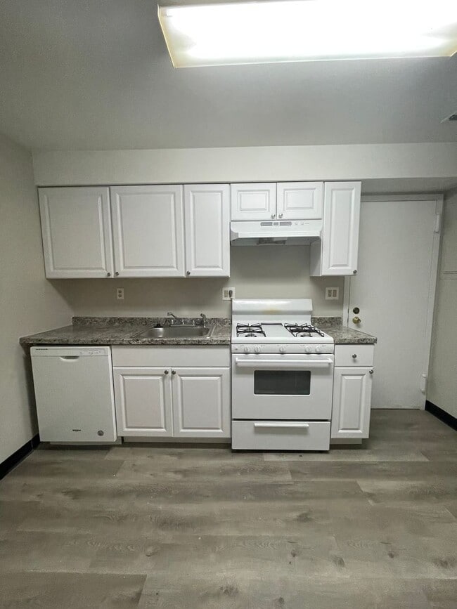 Photo - Spacious 3 Bedroom Townhouse in Franklintown!