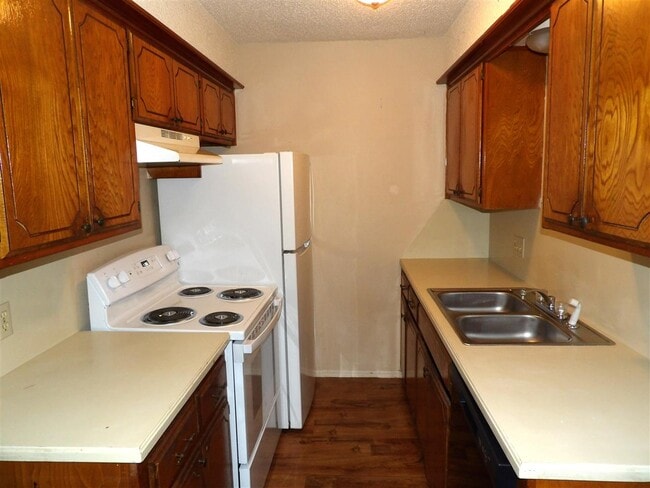 Photo - 6405 NW Oak Ave Unit A-8