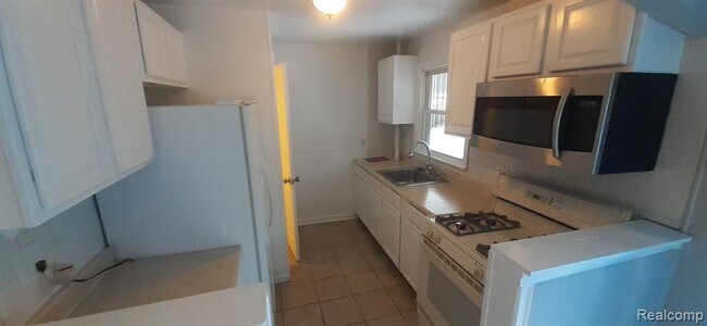 Photo - 21857 Le Fever Ave Unit Lower