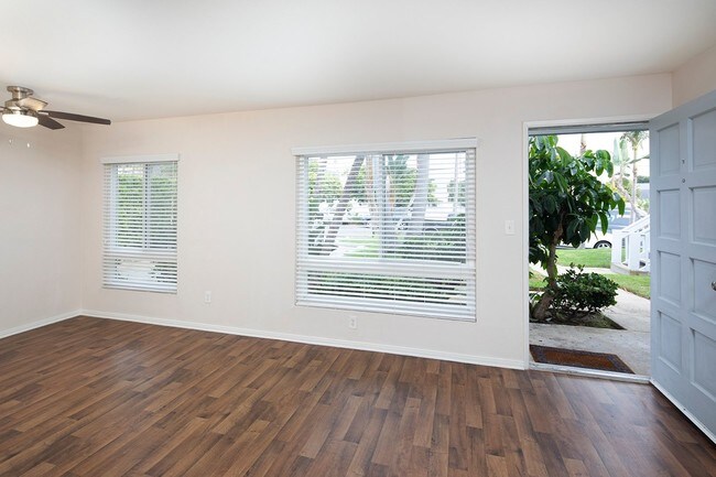 Photo - Large 2BR in Pacific Beach w/ a Fireplace and 2 Parking Spaces!