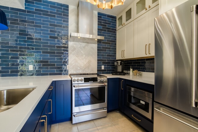 Huning Castle Apartments