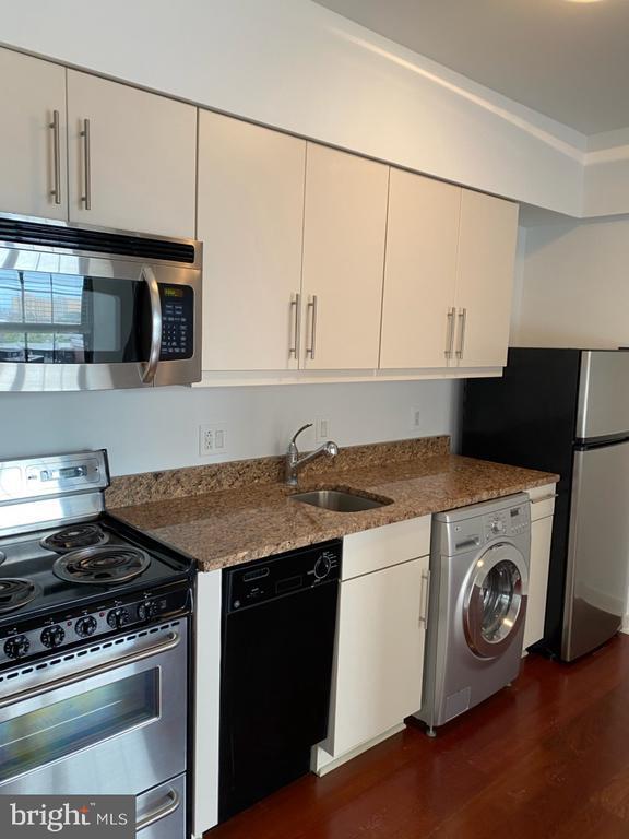 Building Photo - 219 S 18th St Unit 612