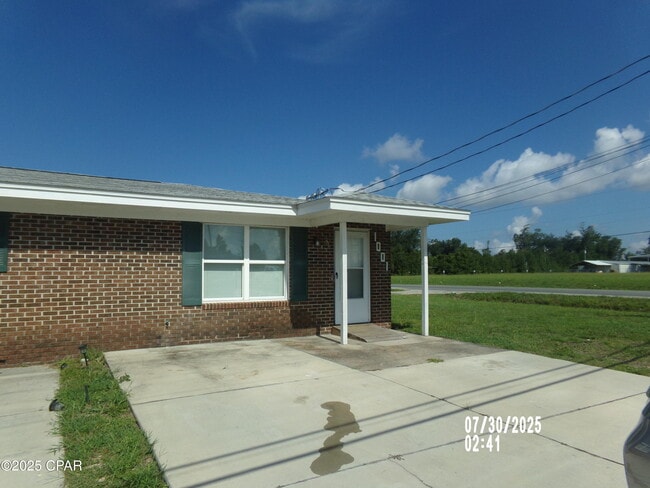 Building Photo - 1001 Russ Lake Dr Rental