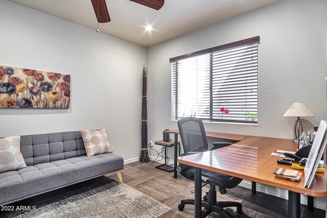 7318 E Palo Verde Dr