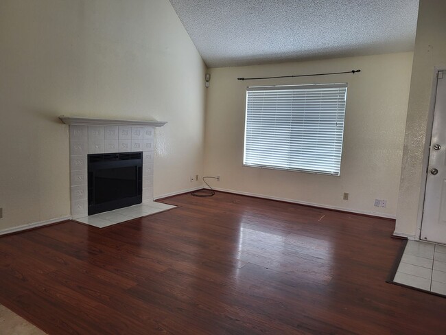 Photo - 125 Serpentine Dr