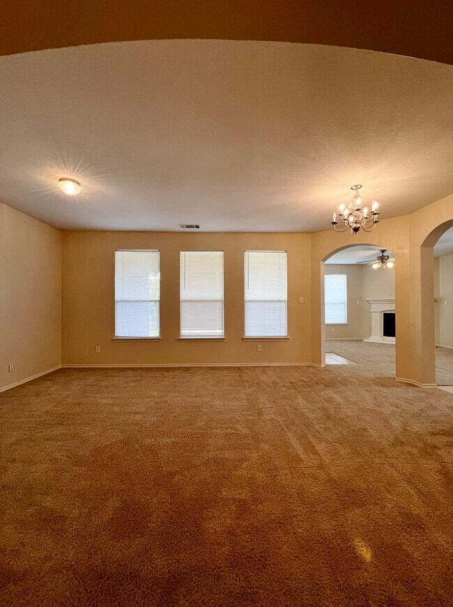 4/2/2 in Mansfield ISD For Rent! Rental House Rental in