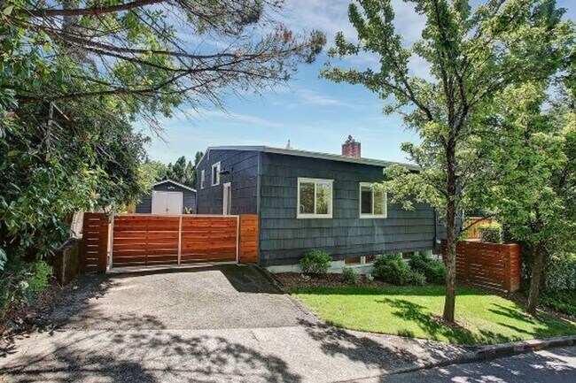 Photo - Chic Urban Oasis in Hillsdale