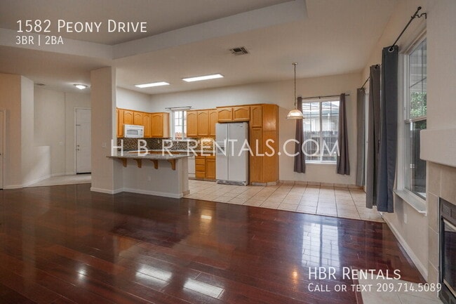 Photo - 1582 Peony Dr