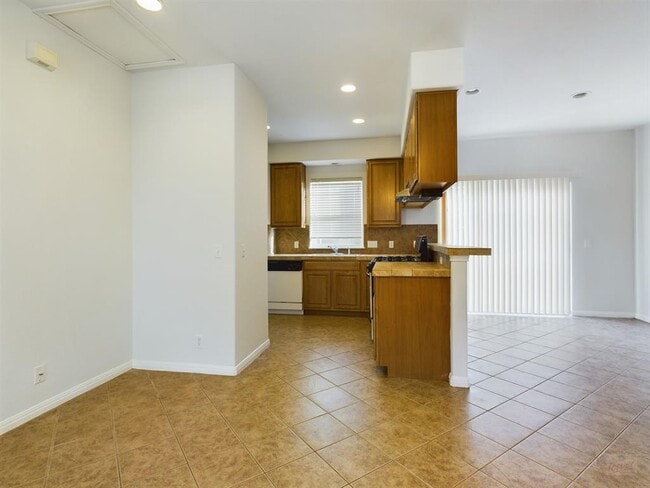 Photo - 401 Nelray Blvd