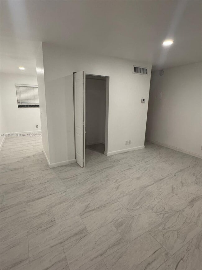 Building Photo - 30 SE 4th Ave Unit 109 Rental