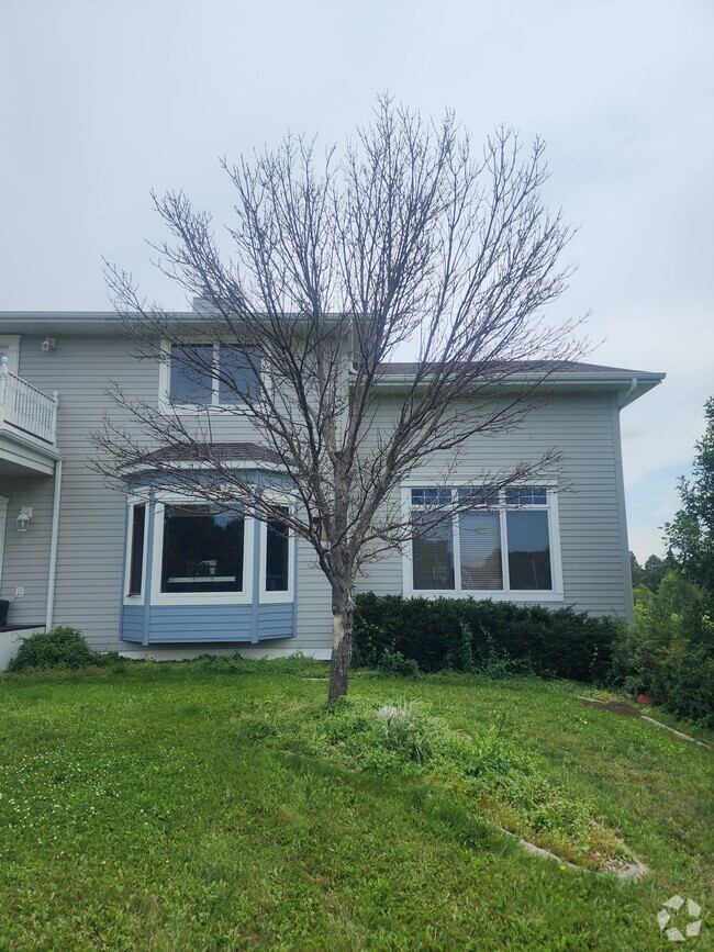 Building Photo - 8459 Burr Oak Loop Rental