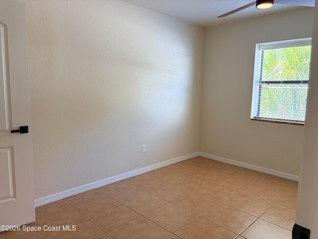 Photo - 1464 Guava Ave