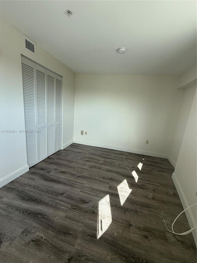 Photo - 5725 SW 72nd St Unidad 5725