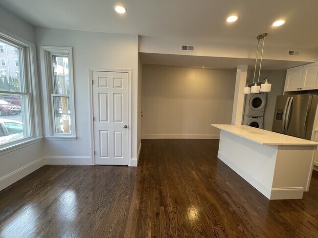 Photo - 204 E Eagle St Apartamentos Unidad #1