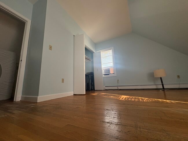 Photo - 293 Sidney St