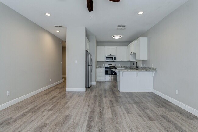 Photo - 1512 Avenue W