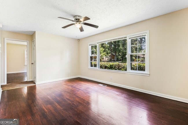 Photo - 4150 Hanes Dr