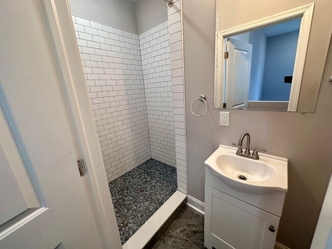 Photo - 1530 N Sydenham St Unit 1F