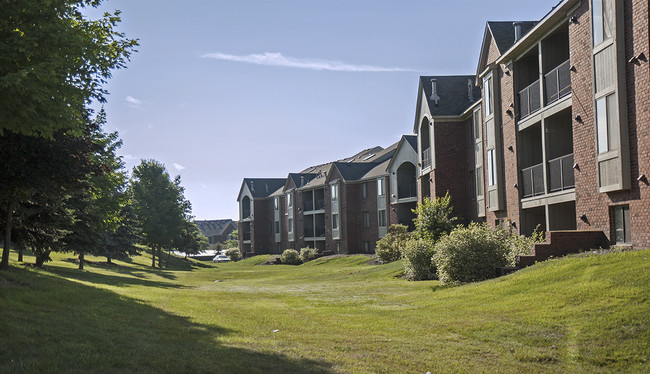 Beacon Hill Townhomes & Apartments