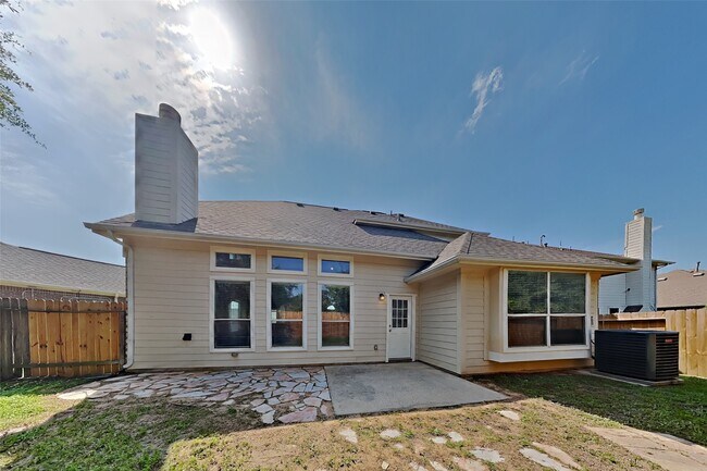 Photo - 8000 N Tarrytown Crossing Dr