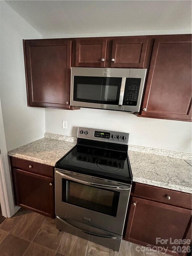 Photo - 720 E Pine St