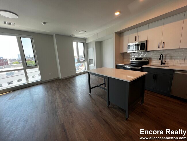 Building Photo - 80 Rugg Rd Unit 1BR