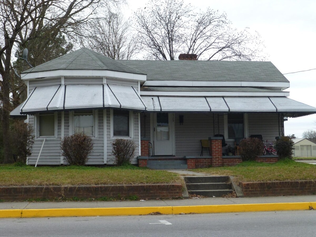 Photo - 313 N Main St House