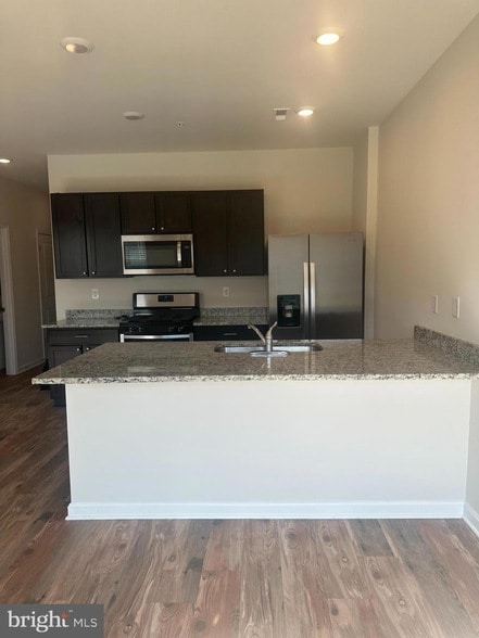 Photo - 440 Locust Run Dr