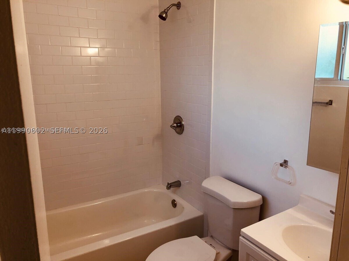 Photo - 1531 NE 117th St Unit 4