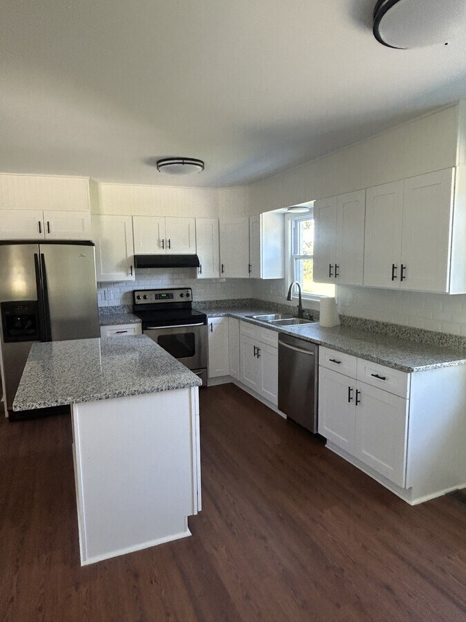 Photo - 2060 Lovers Ln